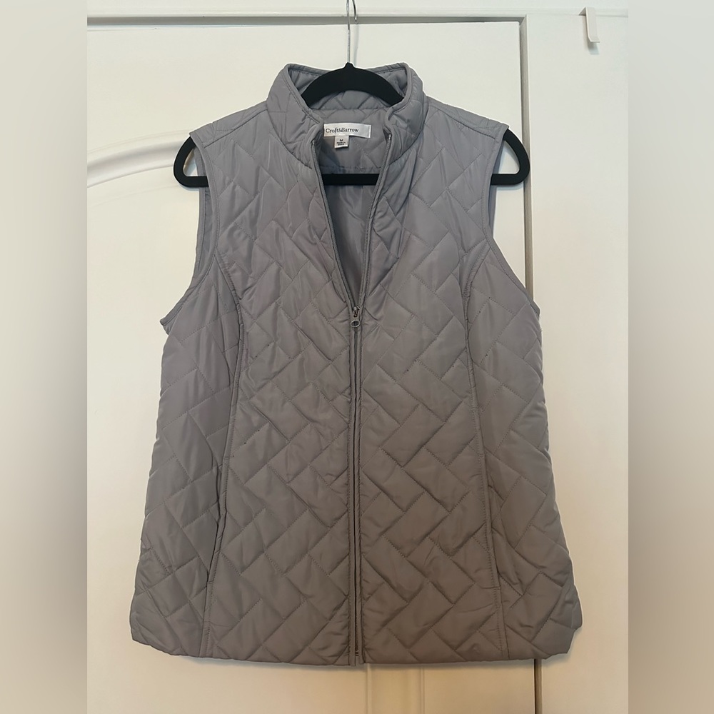 Gray Women’s Croft & Barrow Quilted Vest, size medium